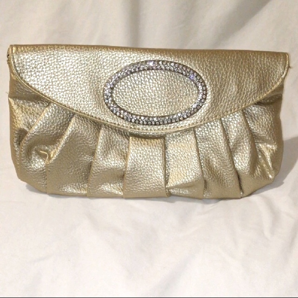 PLEATED CLUTCH